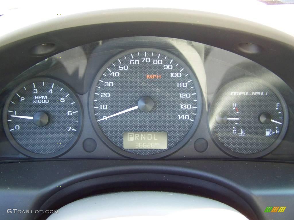 2005 Malibu Maxx LS Wagon - Black / Gray photo #18
