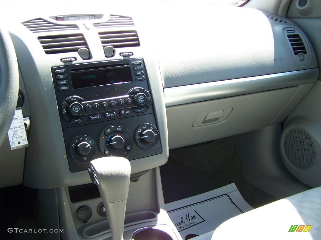 2005 Malibu Maxx LS Wagon - Black / Gray photo #20