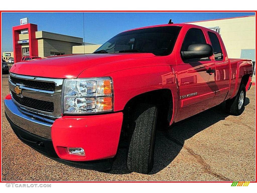 2007 Silverado 1500 LT Extended Cab - Victory Red / Light Cashmere/Ebony Black photo #1