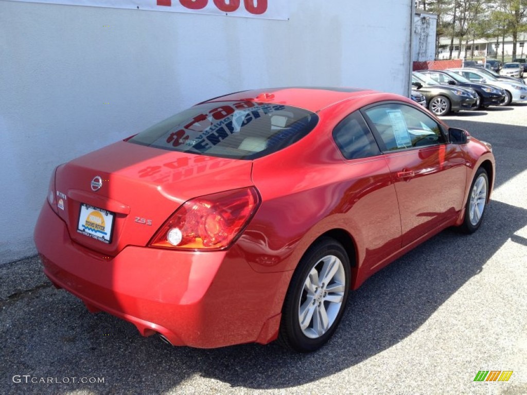 2010 Altima 2.5 S Coupe - Red Alert / Charcoal photo #20