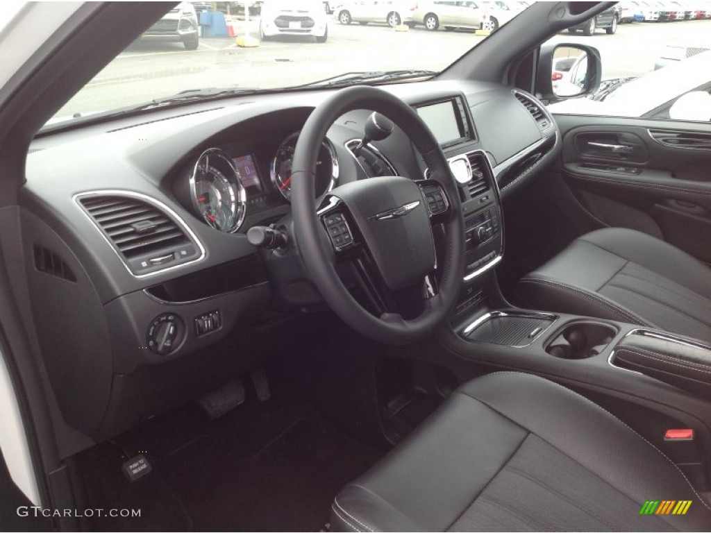 S Black Interior 2013 Chrysler Town & Country S Photo #92057984
