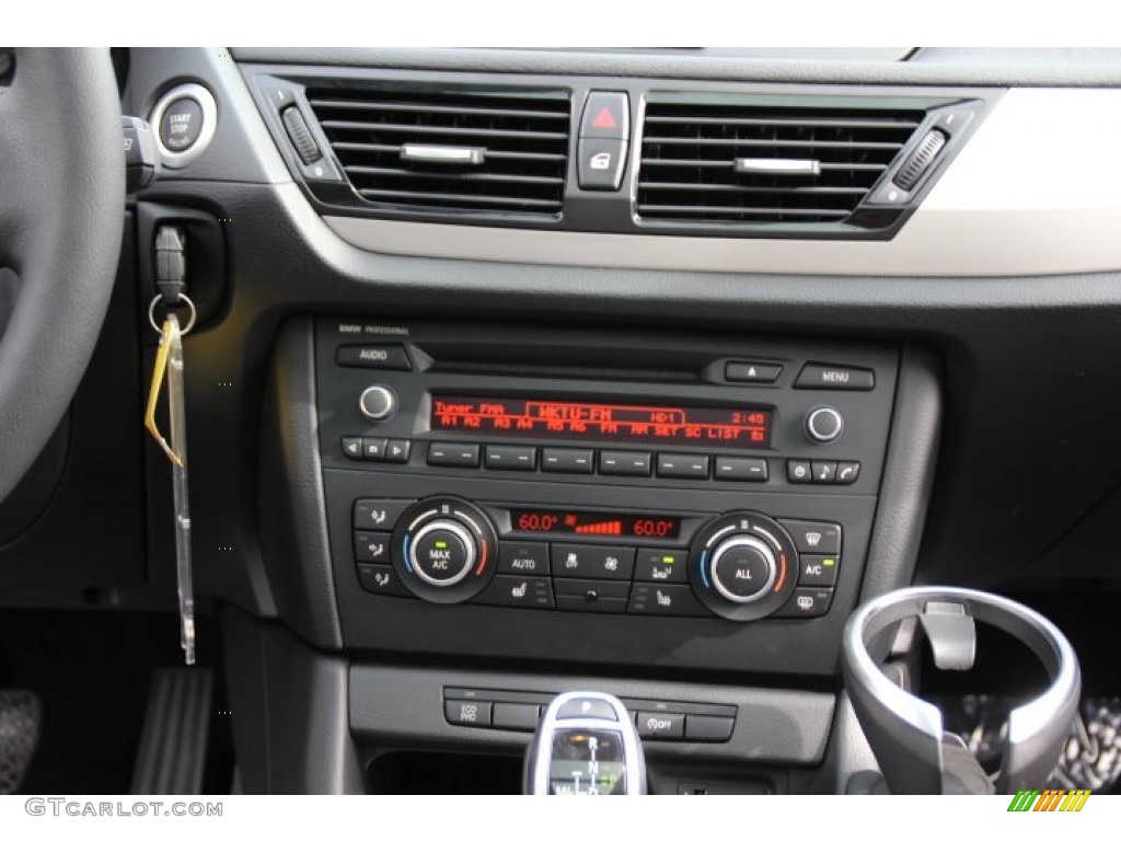 2014 BMW X1 xDrive28i Controls Photo #92059130