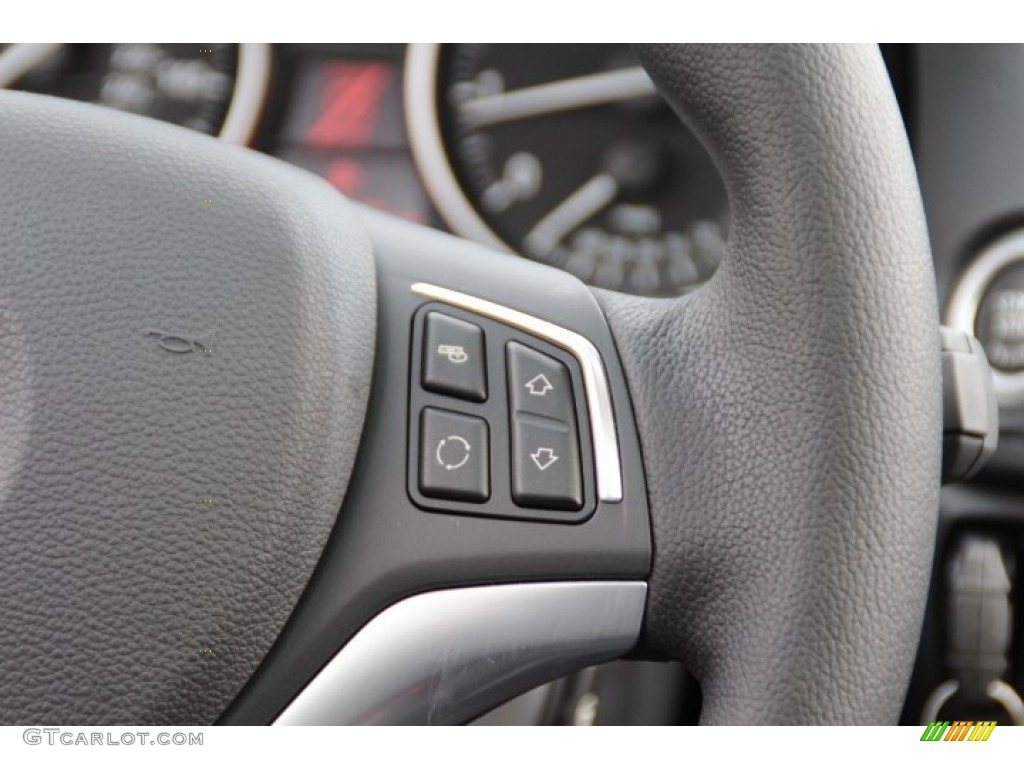 2014 BMW X1 xDrive28i Controls Photo #92059214