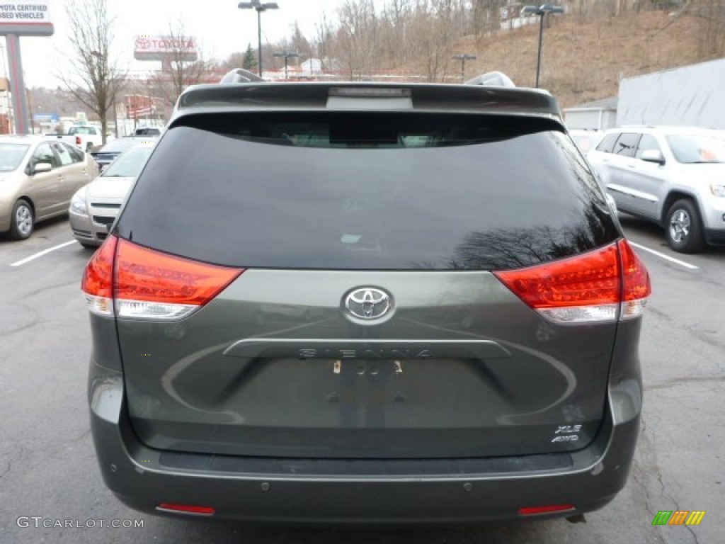 2012 Sienna XLE AWD - Cypress Green Pearl / Light Gray photo #17