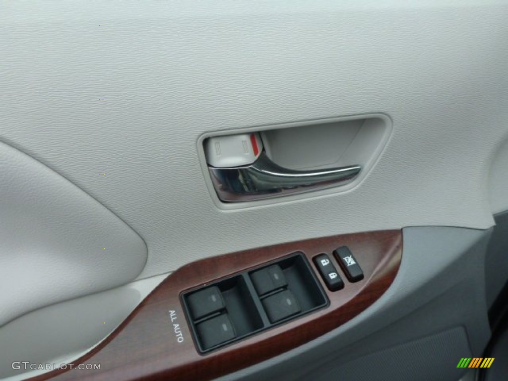 2012 Sienna XLE AWD - Cypress Green Pearl / Light Gray photo #20