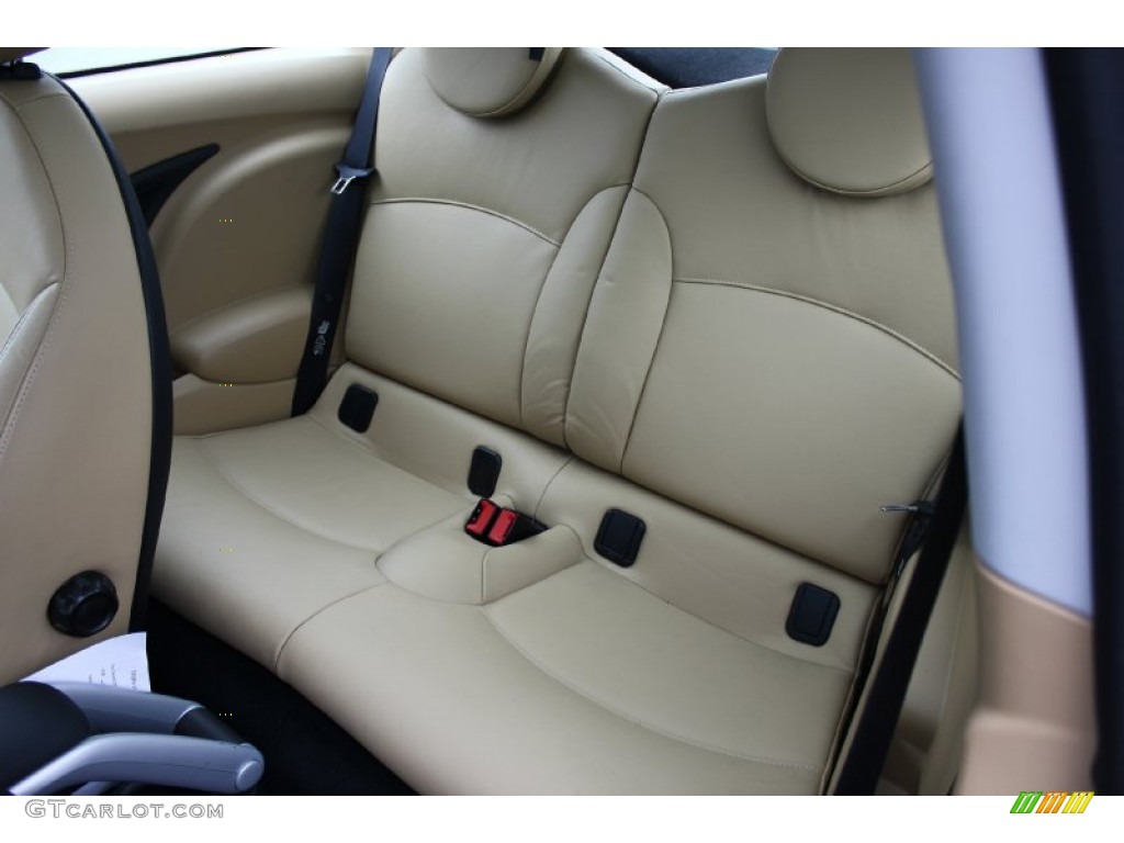 2008 Mini Cooper Hardtop Rear Seat Photo #92088386