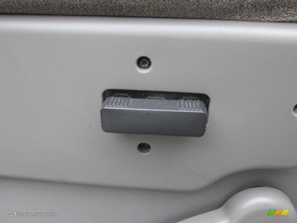 2006 Avalanche Z71 4x4 - Silver Birch Metallic / Gray/Dark Charcoal photo #13