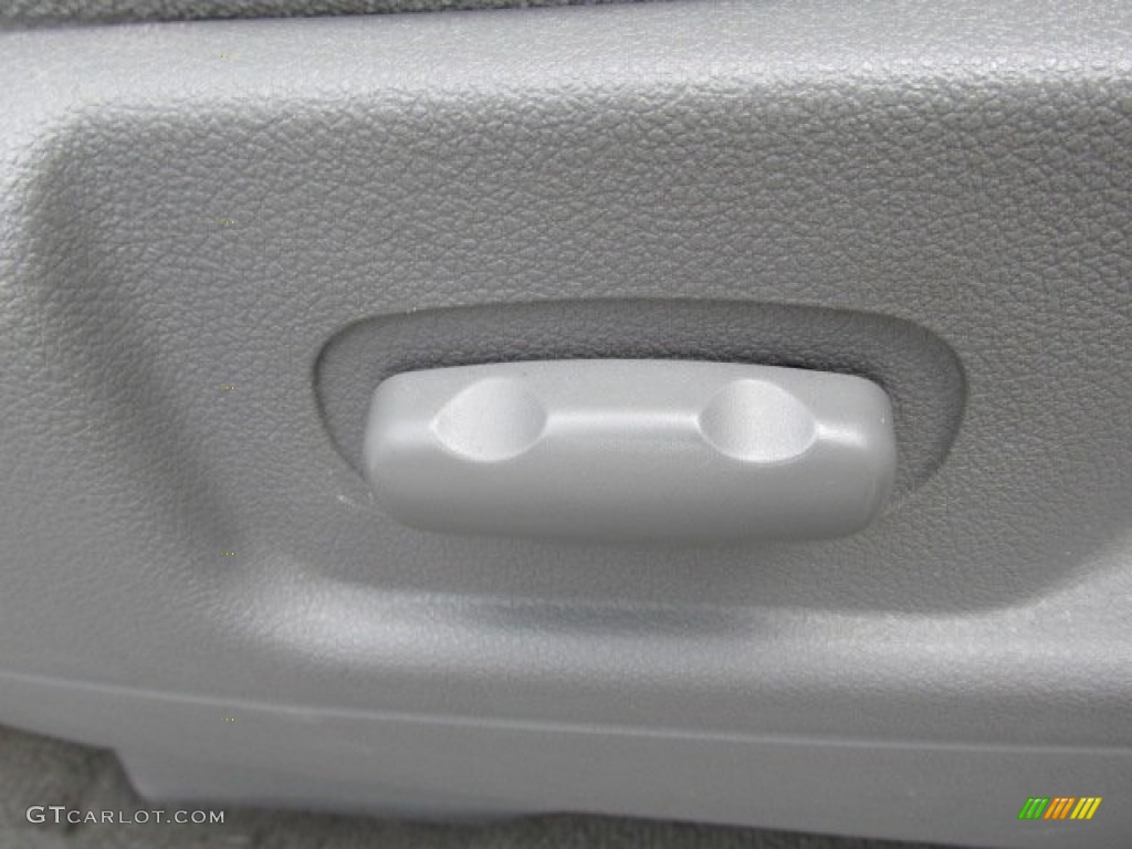 2005 Freestar SEL - Vibrant White / Flint Grey photo #14