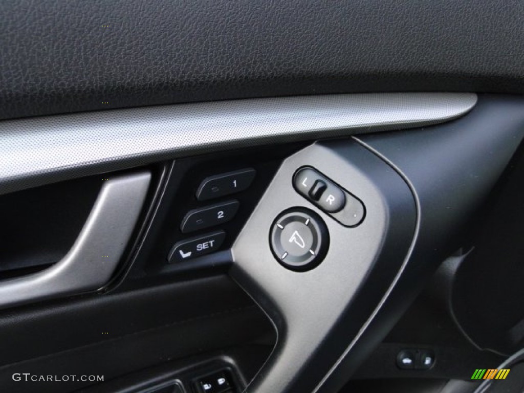 2009 Acura TL 3.5 Controls Photos