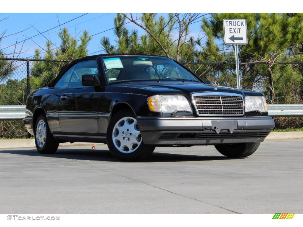 1995 E 320 Convertible - Black / Parchment photo #4