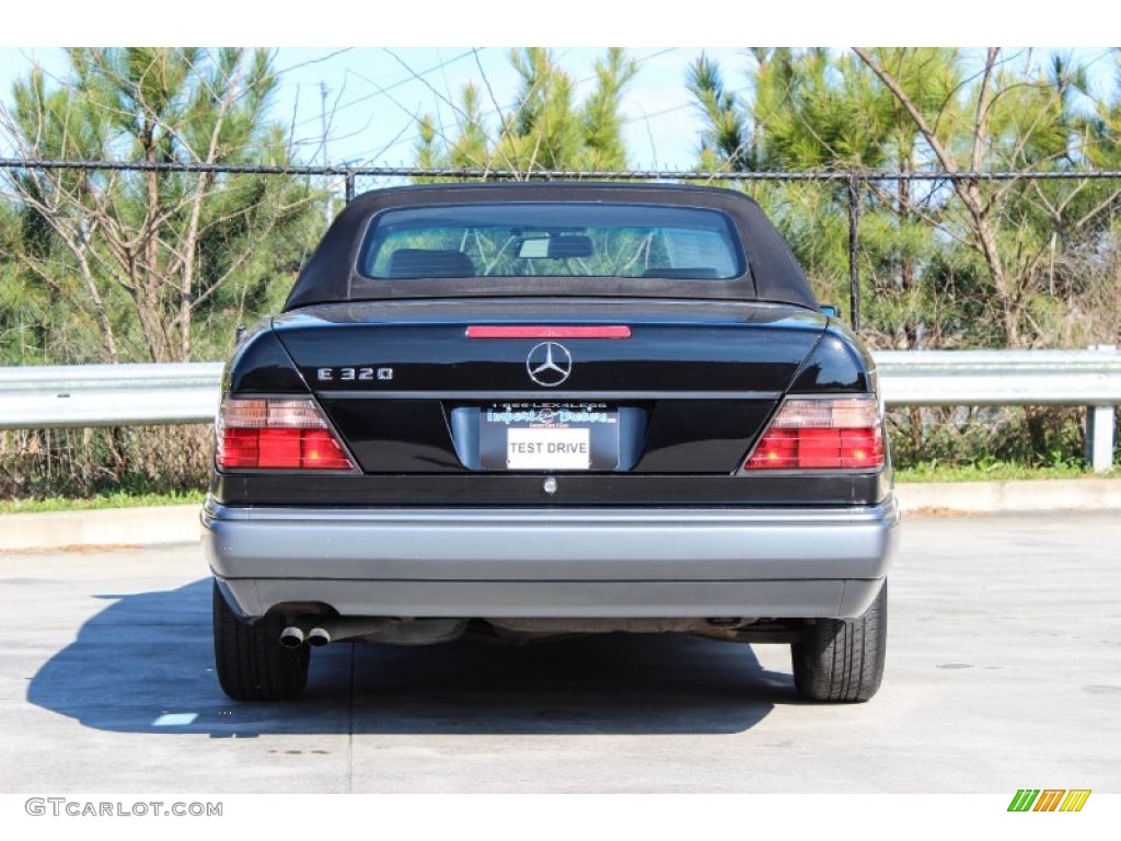 1995 E 320 Convertible - Black / Parchment photo #7