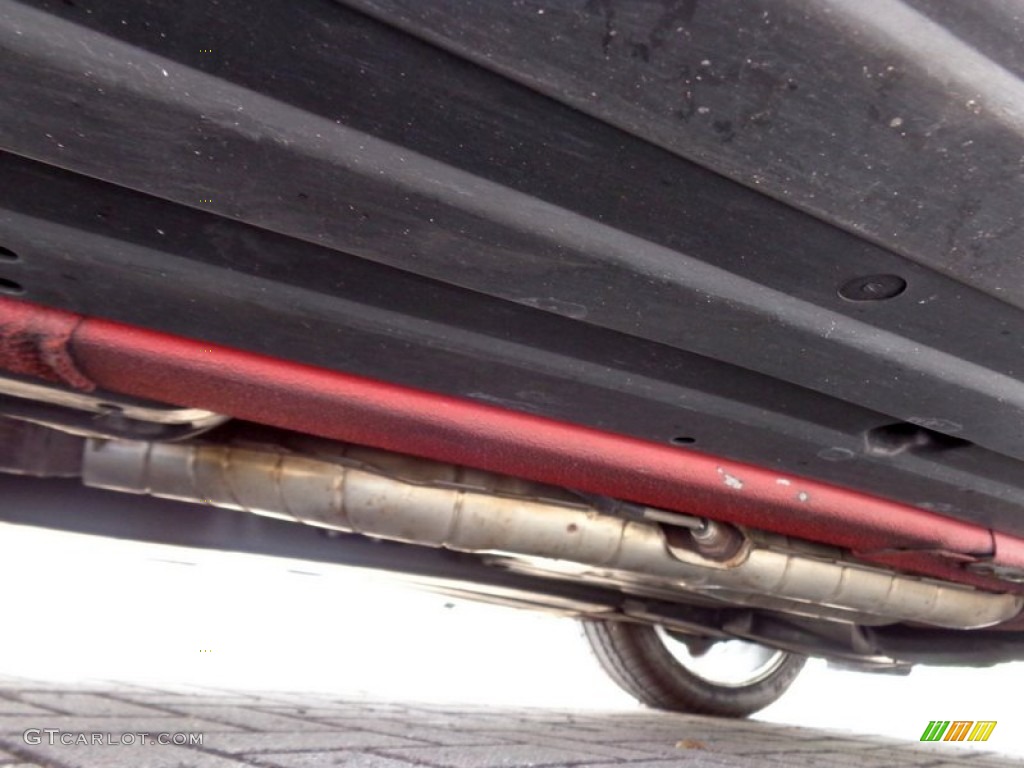 2002 Lexus IS 300 Undercarriage Photos