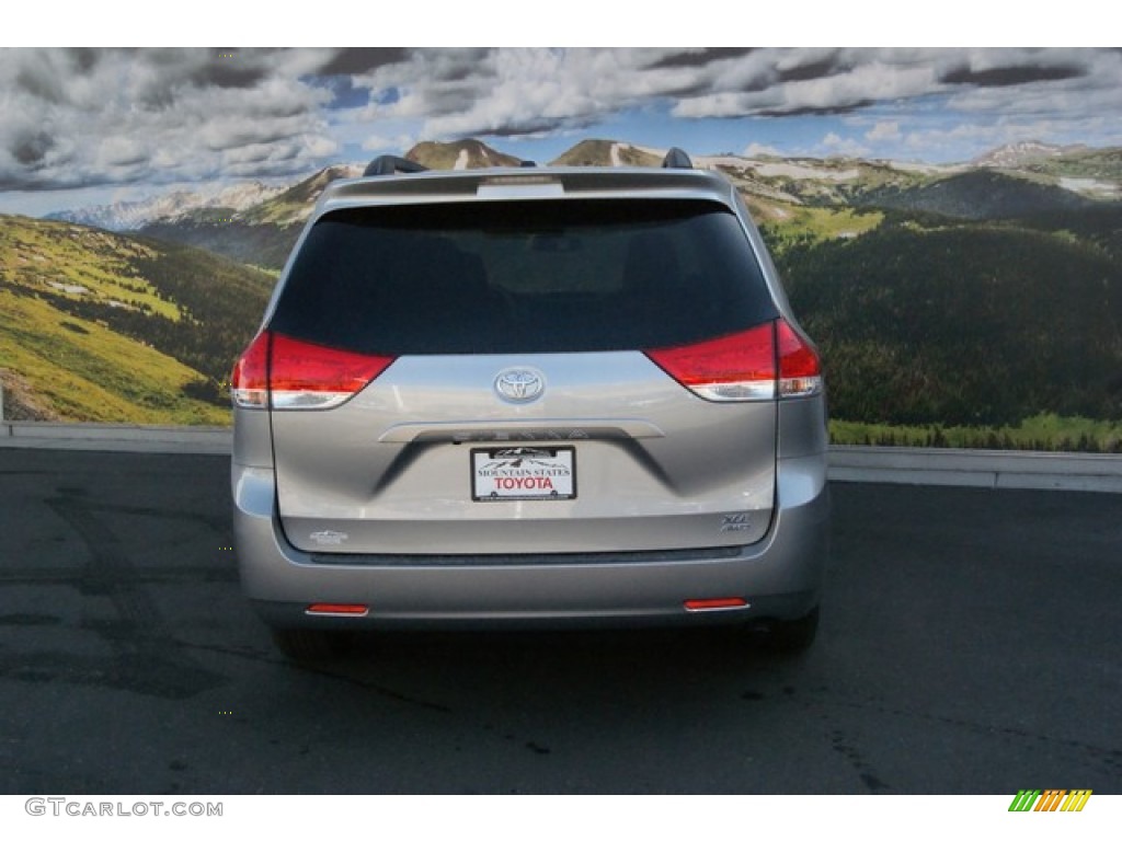 2014 Sienna XLE AWD - Silver Sky Metallic / Light Gray photo #4