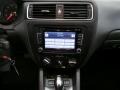 Black - Jetta SE Sedan Photo No. 26