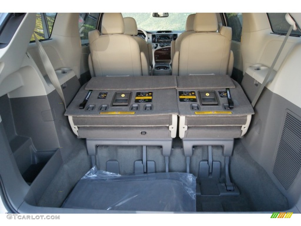 2014 Sienna XLE AWD - Silver Sky Metallic / Light Gray photo #9