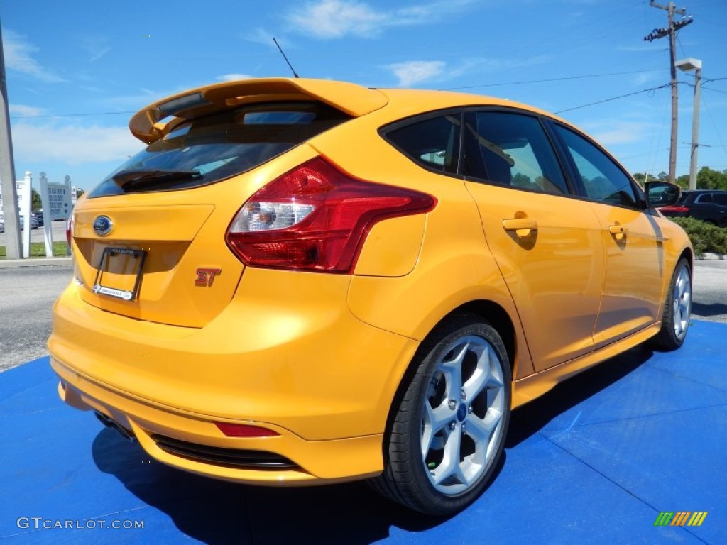 2014 Focus ST Hatchback - Tangerine Scream / ST Charcoal Black photo #3