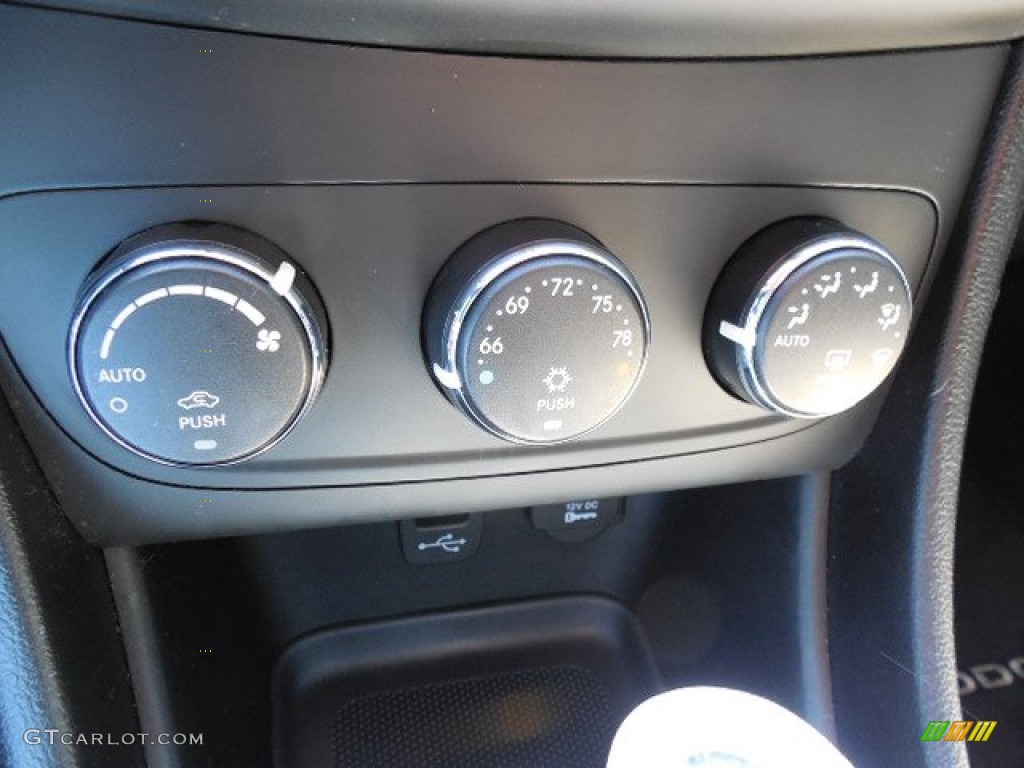 2013 Avenger SXT - New Bright White / Black/Light Frost Beige photo #21