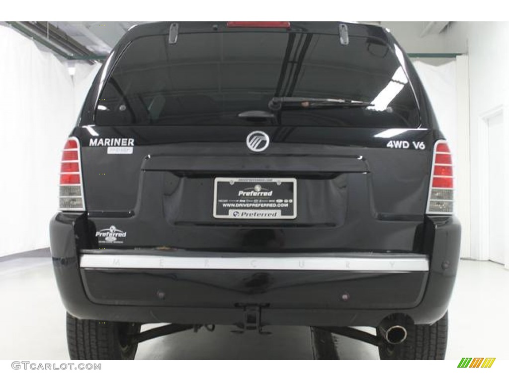 2007 Mariner Premier 4WD - Black / Black photo #10