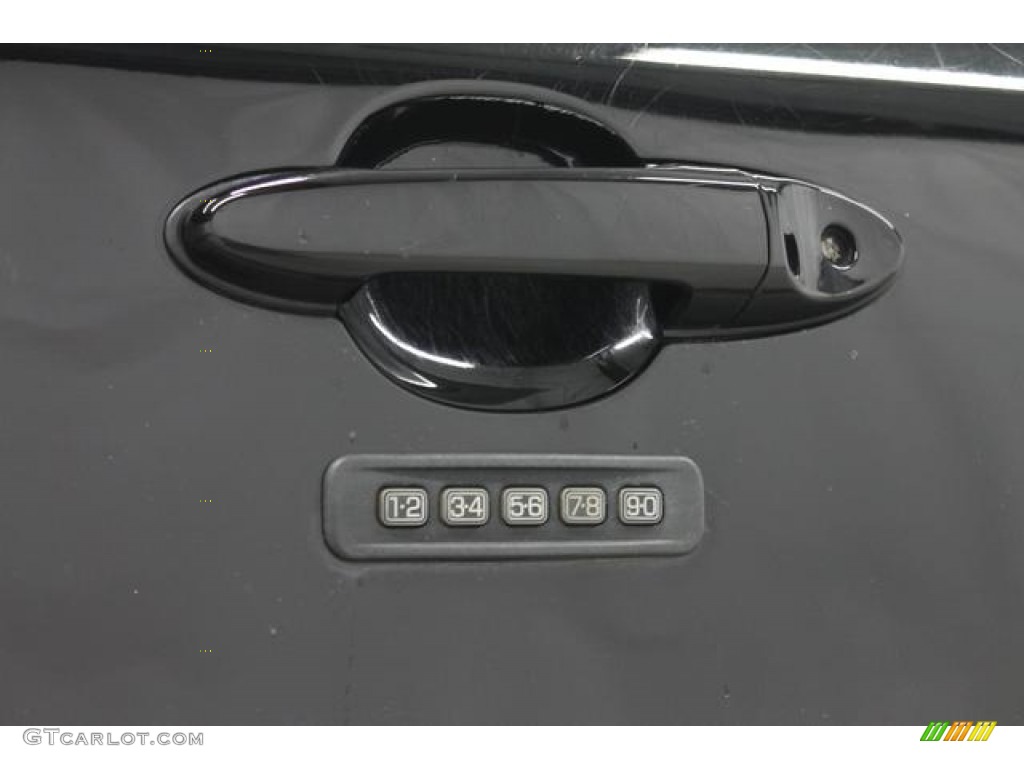 2007 Mariner Premier 4WD - Black / Black photo #16