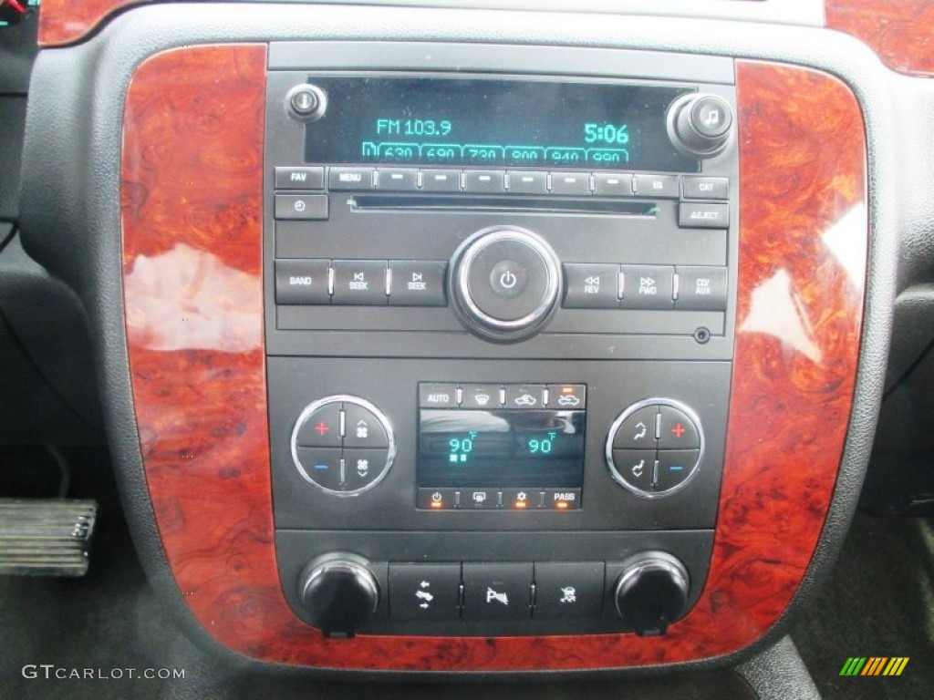 2009 Chevrolet Silverado 1500 LTZ Crew Cab 4x4 Controls Photo #92126219