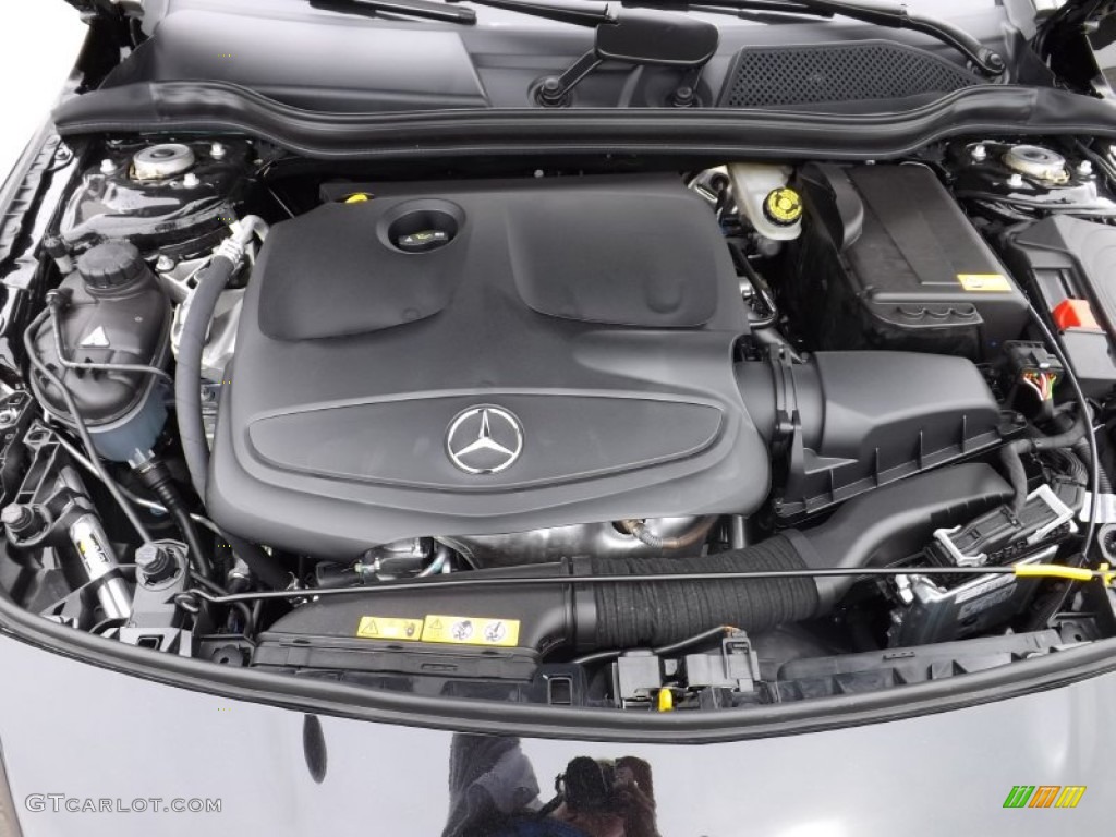 2014 Mercedes-Benz CLA 250 4Matic Engine Photos