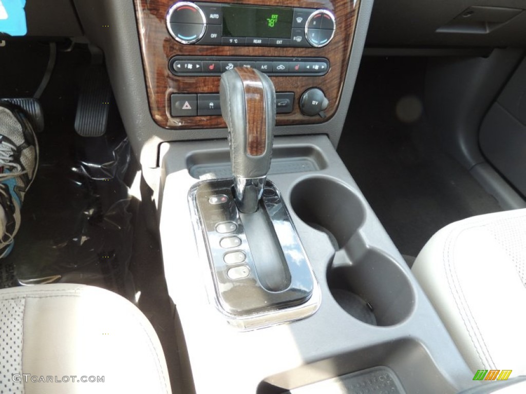 2008 Taurus X Limited - Black / Medium Light Stone photo #23