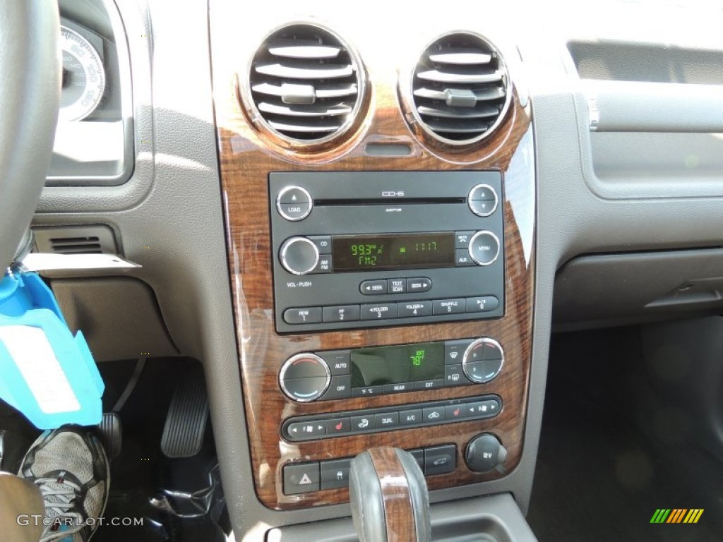 2008 Taurus X Limited - Black / Medium Light Stone photo #24