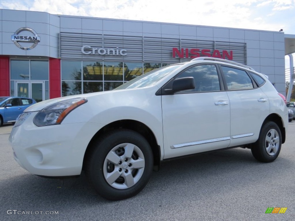 Pearl White Nissan Rogue Select