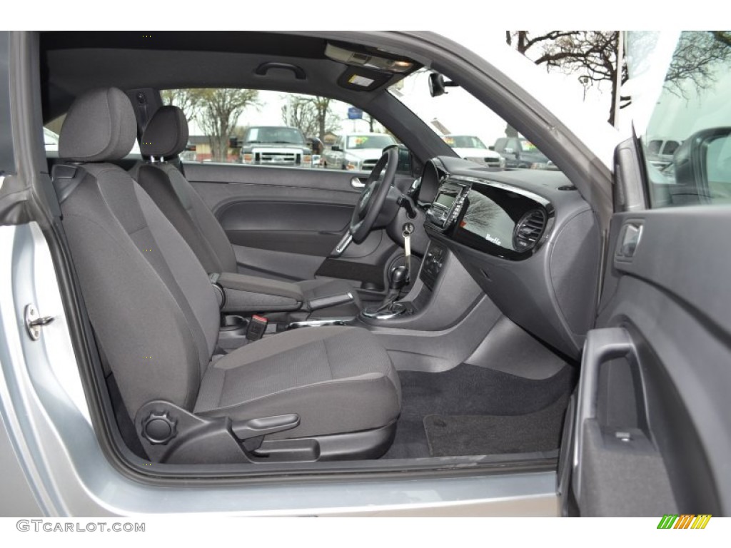 2013 Volkswagen Beetle 2.5L Front Seat Photo #92139949