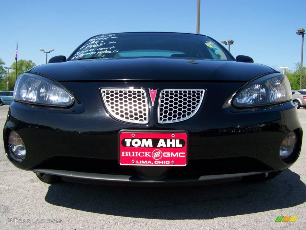 2004 Grand Prix GT Sedan - Black / Dark Pewter photo #3