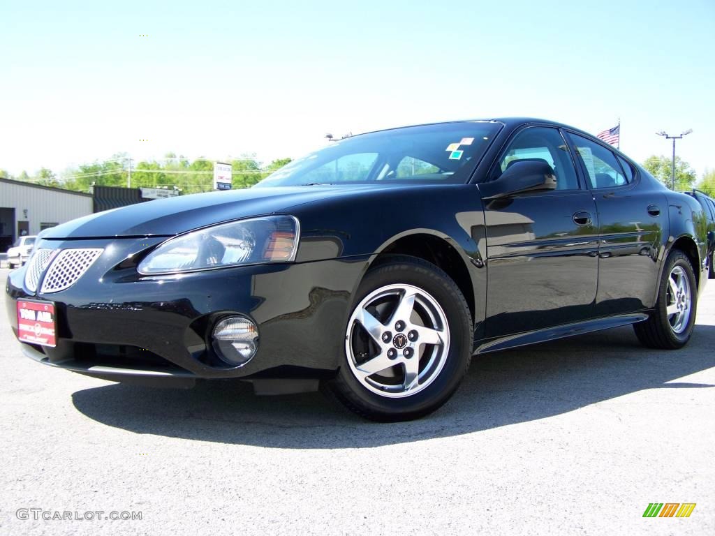 2004 Grand Prix GT Sedan - Black / Dark Pewter photo #6