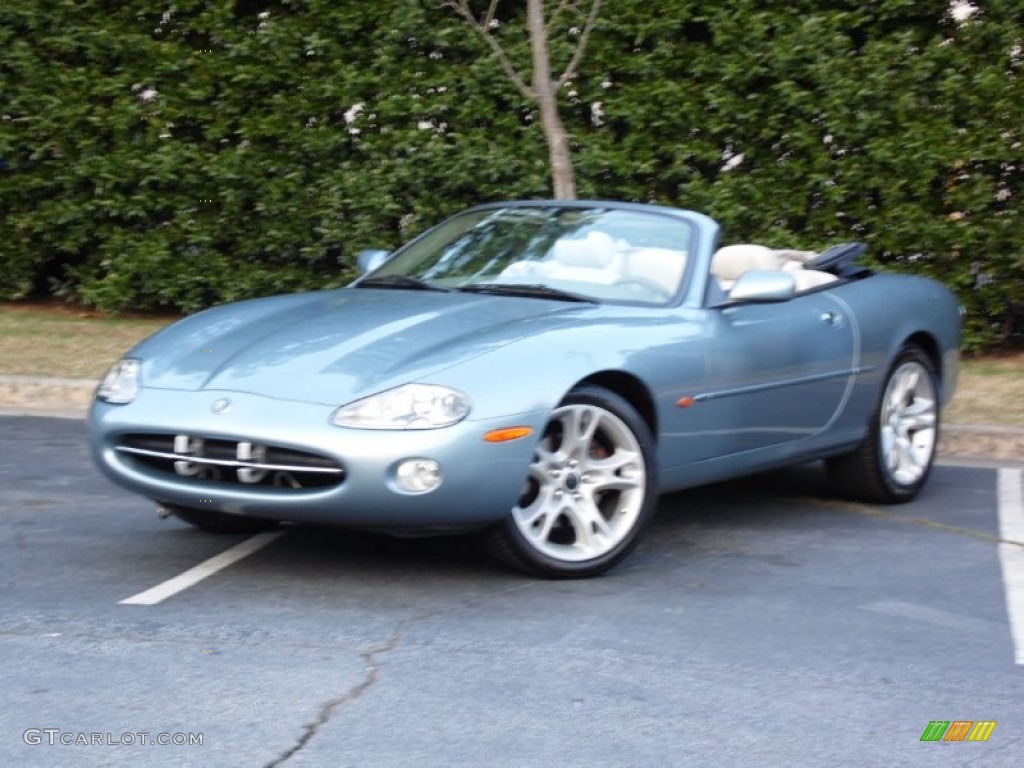 2003 XK XK8 Convertible - Pacific Blue Metallic / Ivory photo #2