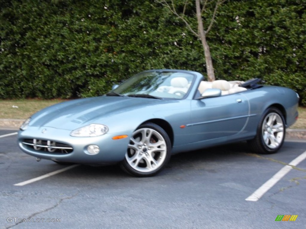 2003 XK XK8 Convertible - Pacific Blue Metallic / Ivory photo #3