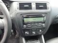 Black - Jetta SE Sedan Photo No. 18