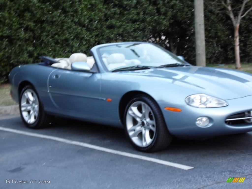 2003 XK XK8 Convertible - Pacific Blue Metallic / Ivory photo #24