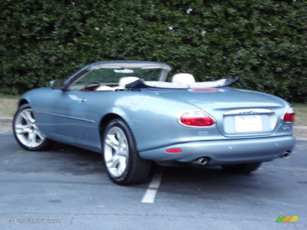 2003 XK XK8 Convertible - Pacific Blue Metallic / Ivory photo #29