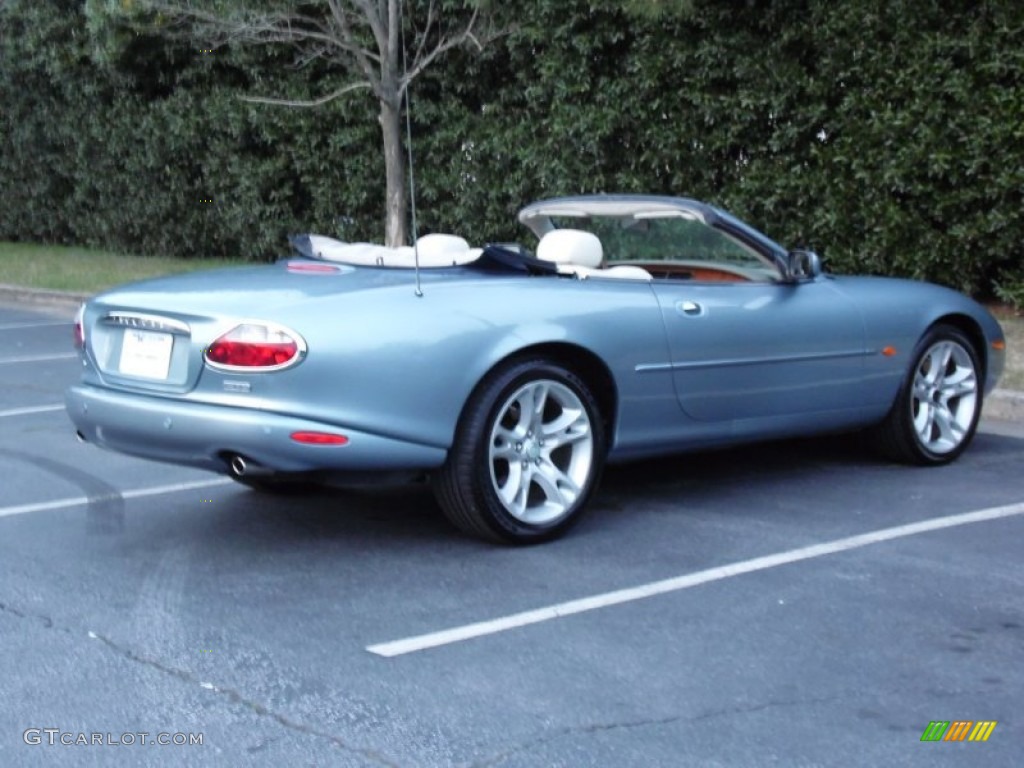 2003 XK XK8 Convertible - Pacific Blue Metallic / Ivory photo #36