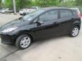 Tuxedo Black - Fiesta SE Hatchback Photo No. 1