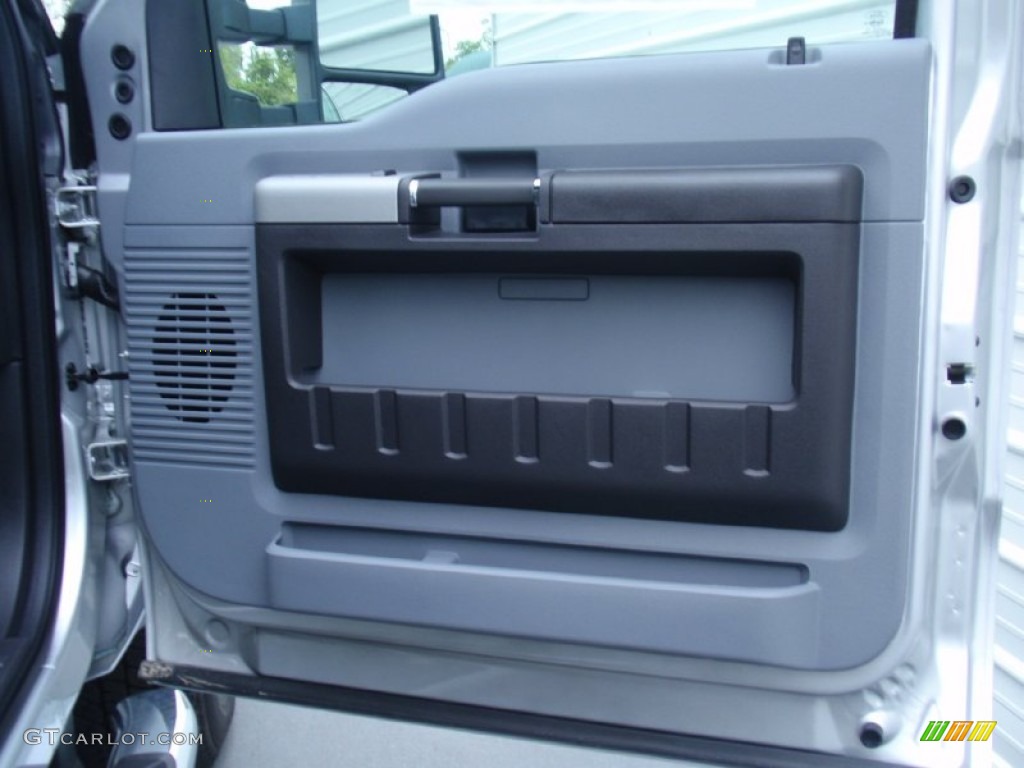 2014 F350 Super Duty XLT Crew Cab 4x4 - Ingot Silver Metallic / Steel photo #19