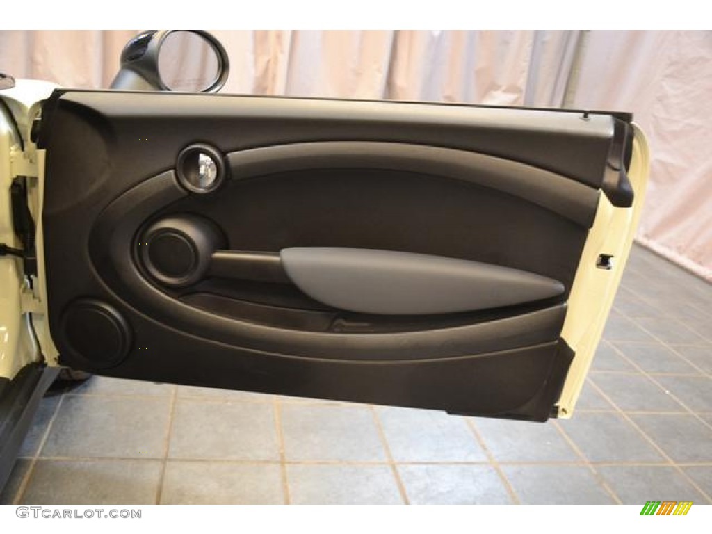2011 Cooper Clubman - Pepper White / Carbon Black photo #7