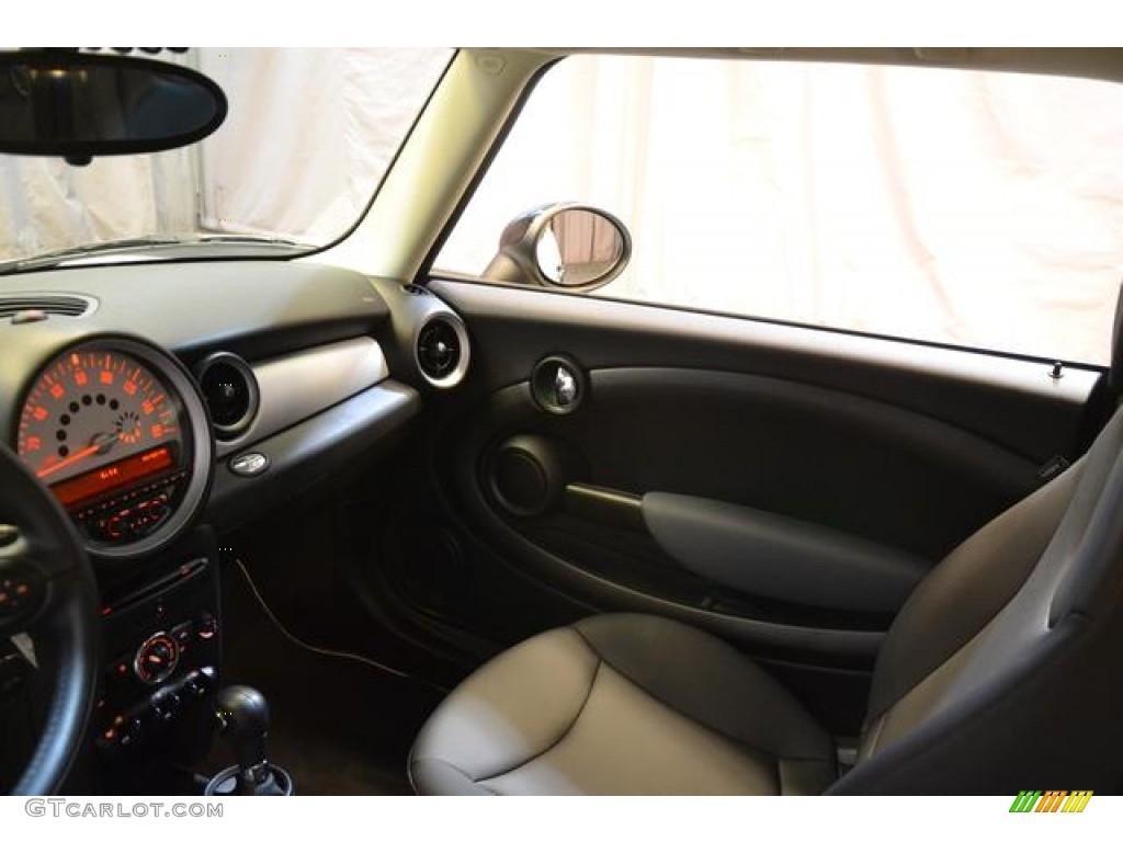 2011 Cooper Clubman - Pepper White / Carbon Black photo #28