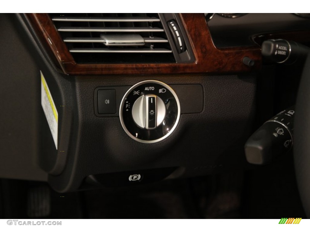 2013 Mercedes-Benz E 350 4Matic Sedan Controls Photo #92169073