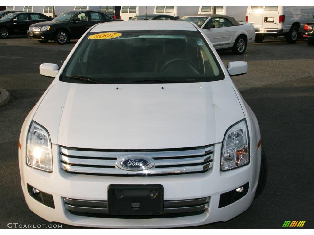 2007 Fusion SE V6 AWD - Oxford White / Charcoal Black photo #2