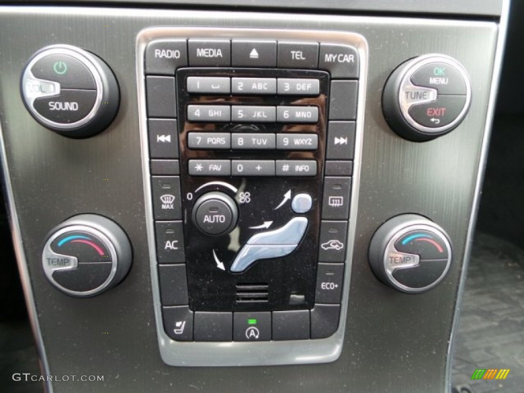 2015 Volvo V60 T5 Drive-E Controls Photo #92171869