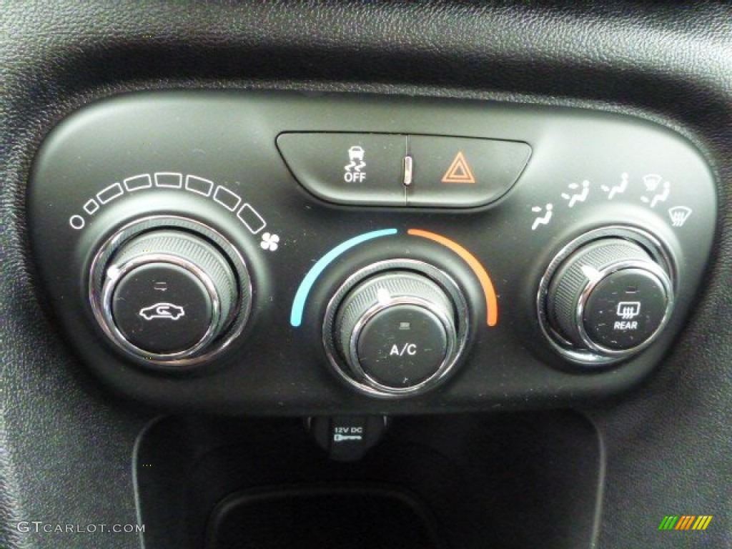 2013 Dart SE - Redline 2-Coat Pearl / Black photo #18