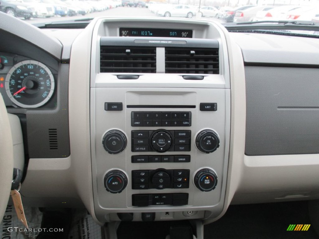 2011 Ford Escape Hybrid 4WD Controls Photos