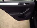 Black - Jetta SE Sedan Photo No. 11