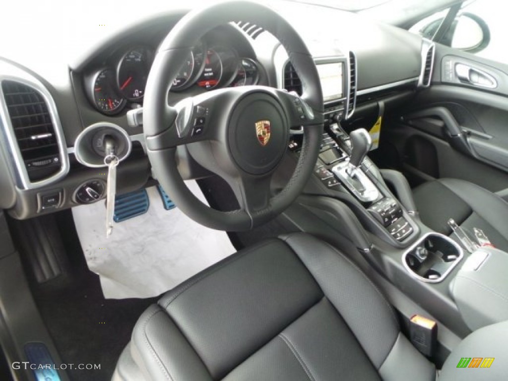 Black Interior 2014 Porsche Cayenne GTS Photo #92181688
