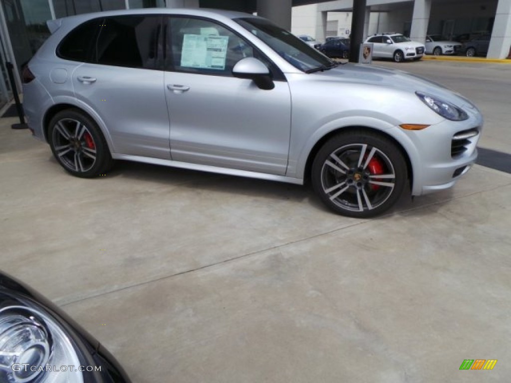 Classic Silver Metallic 2014 Porsche Cayenne GTS Exterior Photo #92182204