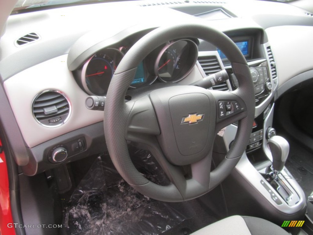 2014 Cruze LS - Red Hot / Jet Black/Medium Titanium photo #13